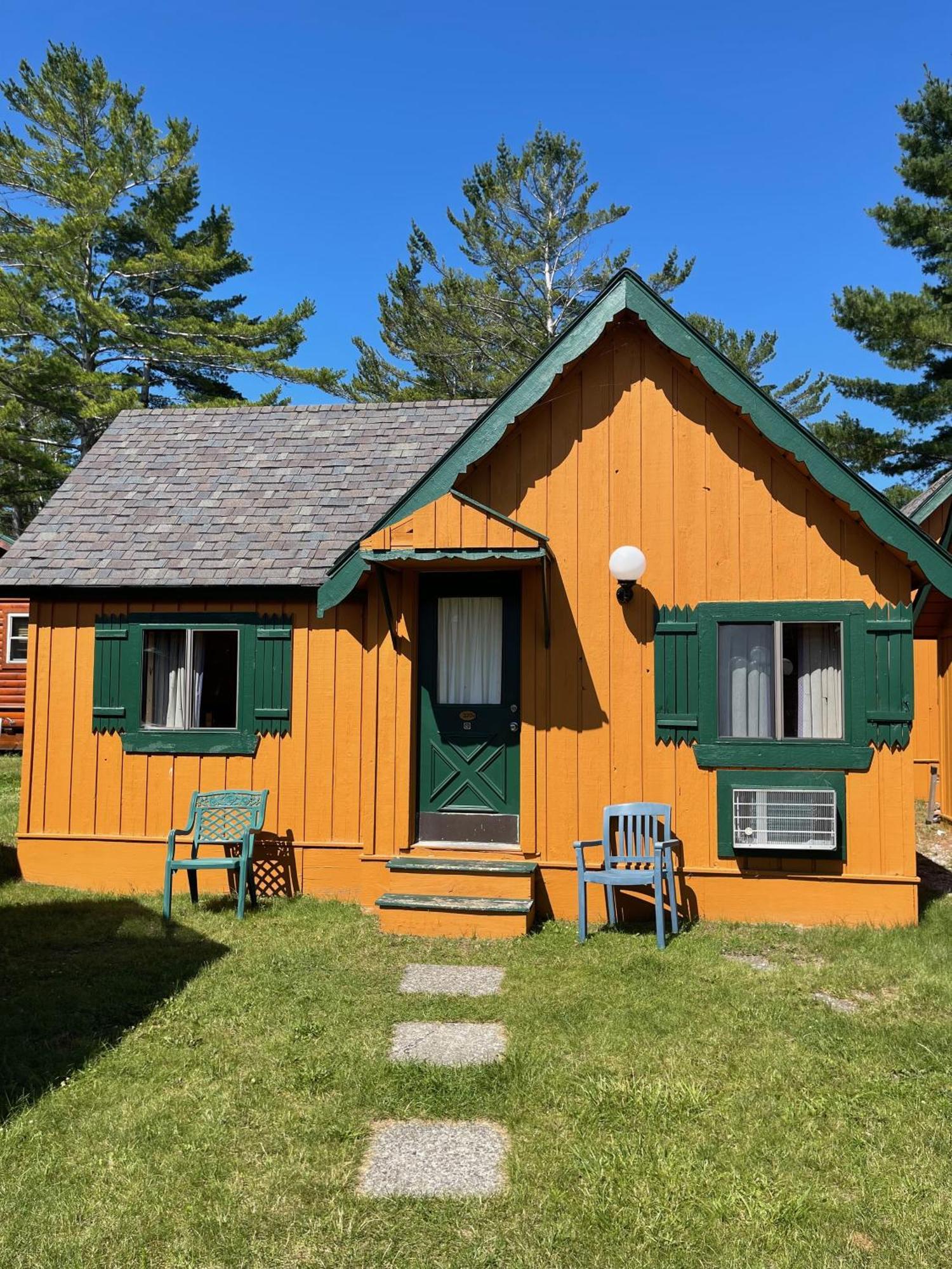 Cabins Of Mackinac & Lodge Mackinaw City Bagian luar foto