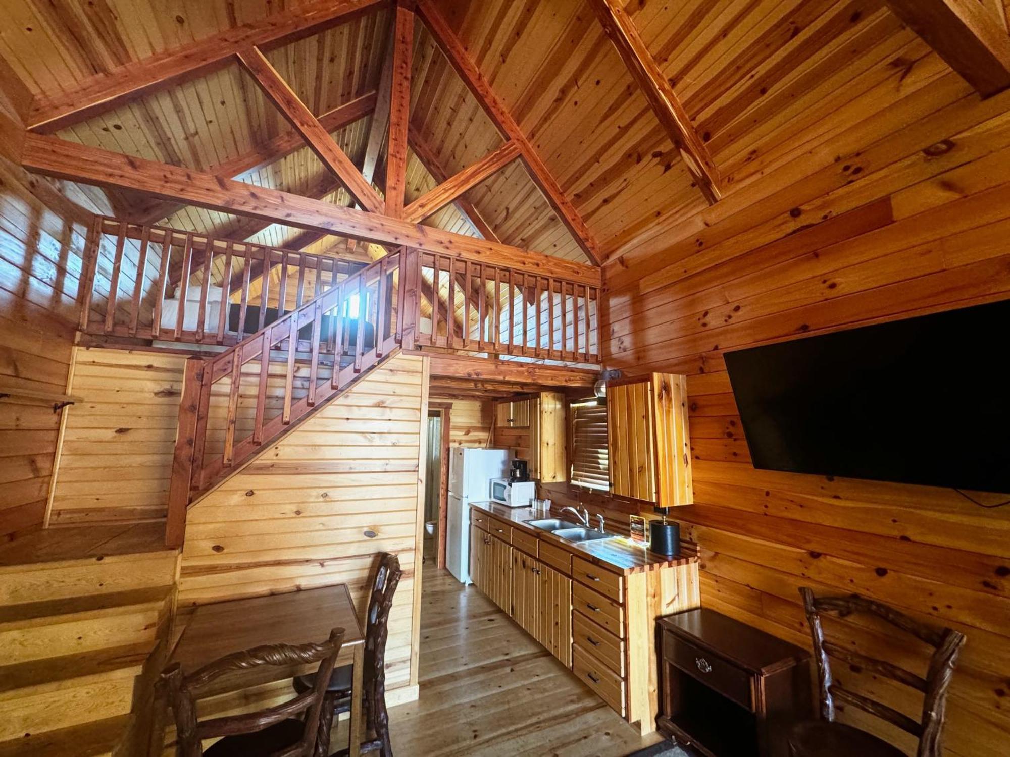 Cabins Of Mackinac & Lodge Mackinaw City Bagian luar foto