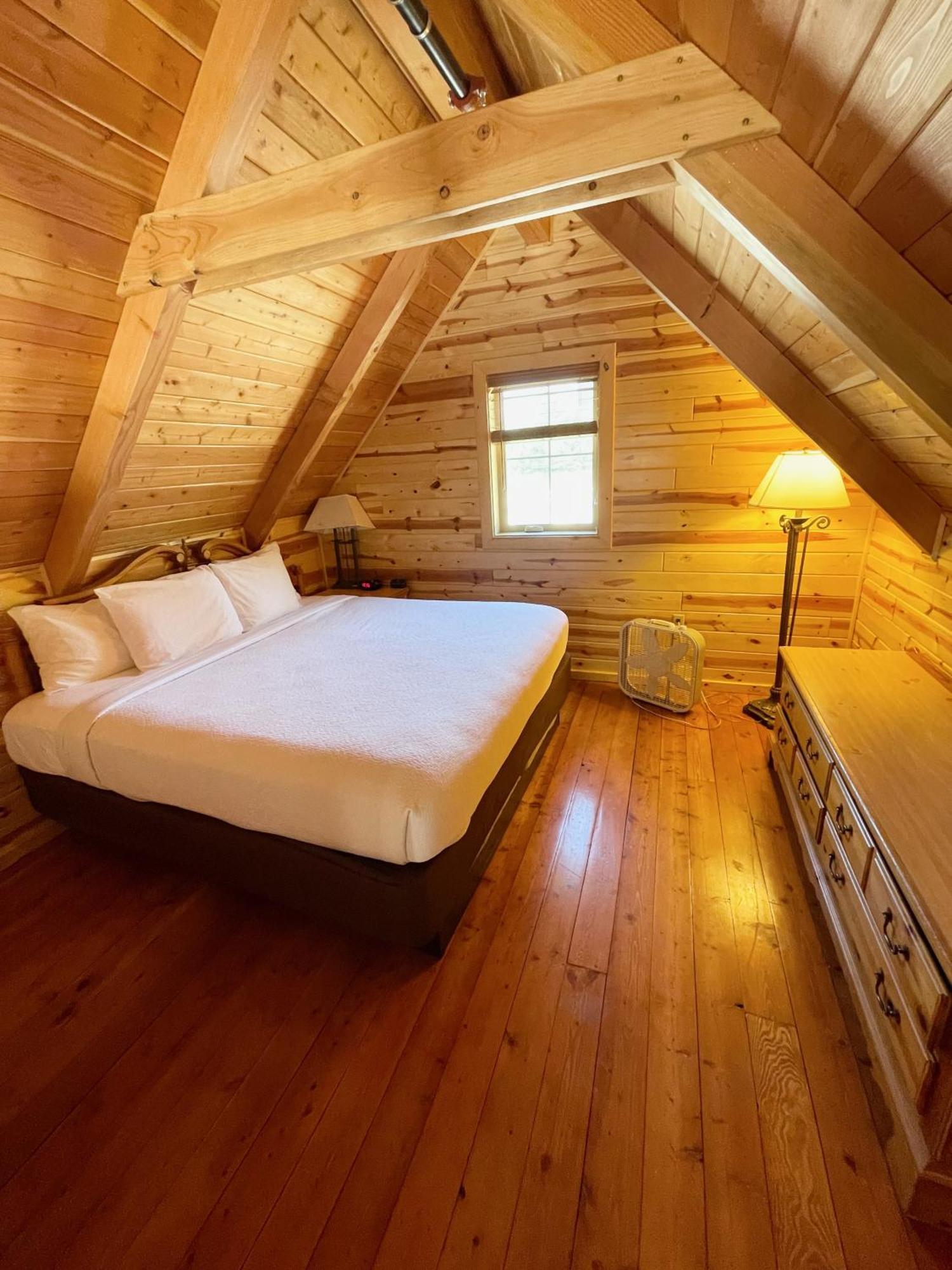 Cabins Of Mackinac & Lodge Mackinaw City Bagian luar foto